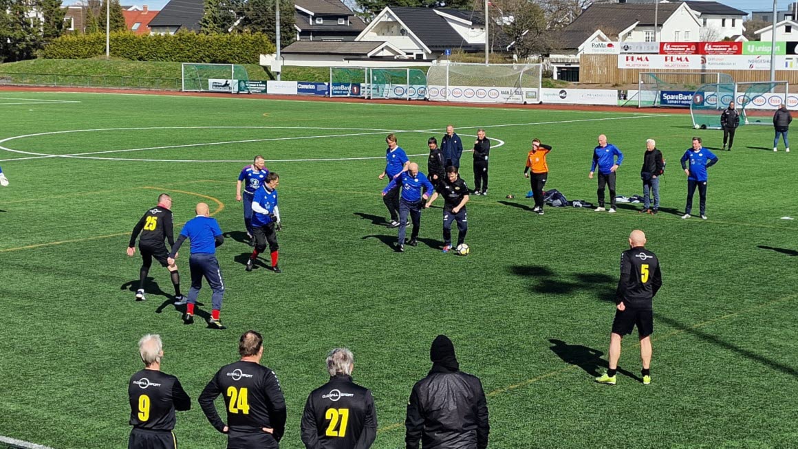 Vil du være med på GÅFOTBALL?
